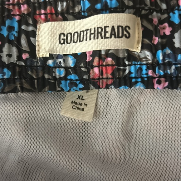 Men’s swim trunks - Picture 2 of 3